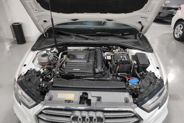Used Audi A3 2020 Limousine 35 TFSI Fashion Edition China VI Emission Standard Engine Bay