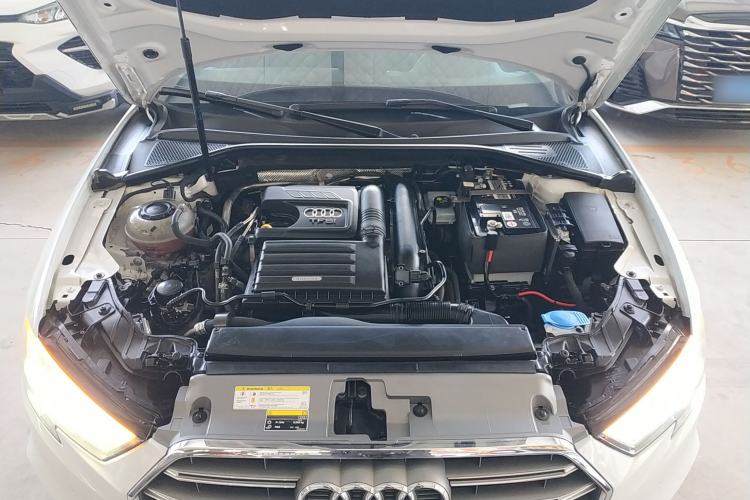 Used Audi A3 2020 Limousine 35 TFSI Fashion Edition China VI Emission Standard Engine Bay