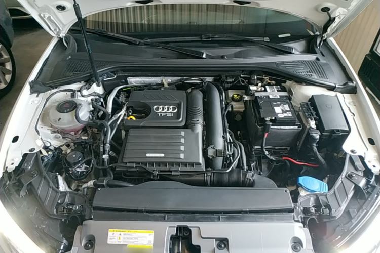 Used Audi A3 2020 Sportback 35 TFSI Fashion Edition China VI Emission Standard Engine Bay