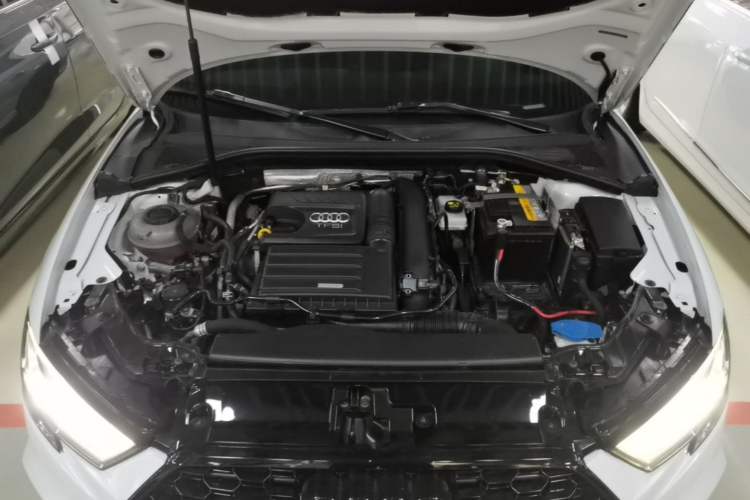 Used Audi A3 2020 Limousine 35 TFSI Fashion Edition China VI Emission Standard Engine Bay