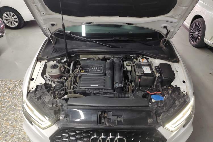 Used Audi A3 2020 Limousine 35 TFSI Fashion Edition China VI Emission Standard Engine Bay
