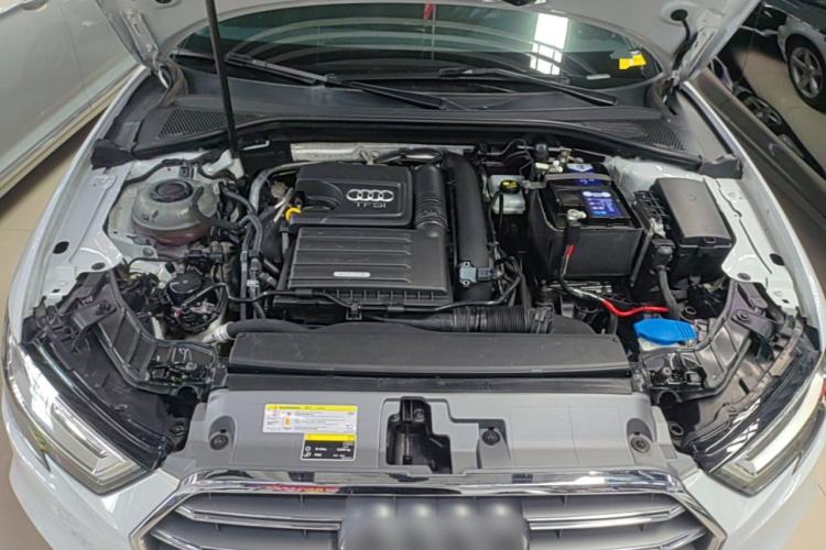 Used Audi A3 2020 Sportback 35 TFSI Fashion Edition China VI Emission Standard Engine Bay