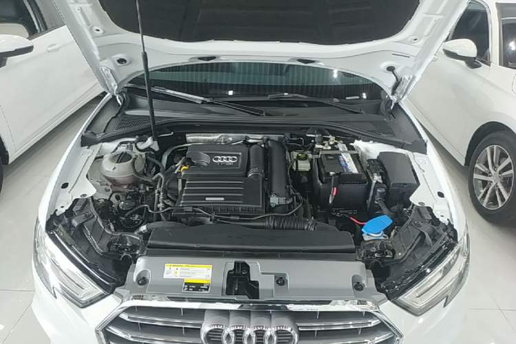 Used Audi A3 2020 Limousine 35 TFSI Fashion Edition China VI Emission Standard Engine Bay