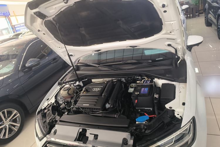 Used Audi A3 2020 Limousine 35 TFSI Fashion Edition China VI Emission Standard Engine Bay