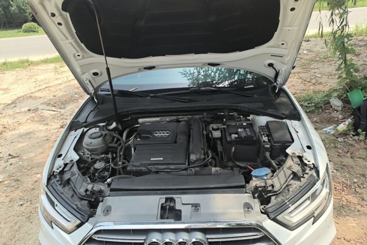 Used Audi A3 2020 Sportback 35 TFSI Fashion Edition China VI Emission Standard Engine Bay