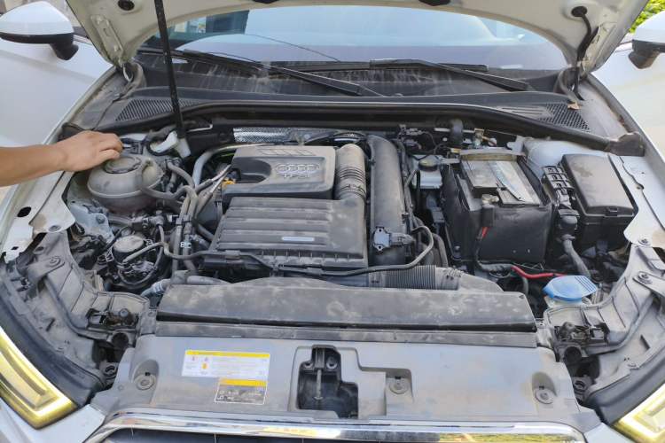 Used Audi A3 2020 Limousine 35 TFSI Fashion Edition China VI Emission Standard Engine Bay