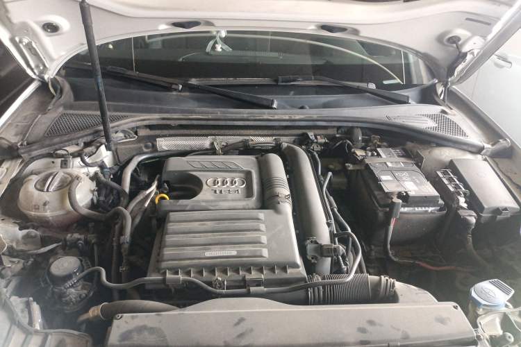 Used Audi A3 2020 Limousine 35 TFSI Fashion Edition China VI Emission Standard Engine Bay