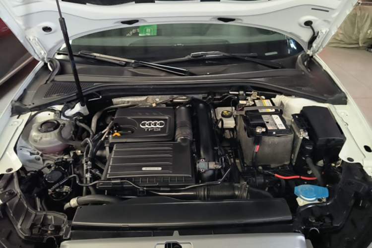 Used Audi A3 2020 Limousine 35 TFSI Fashion Edition China VI Emission Standard Engine Bay