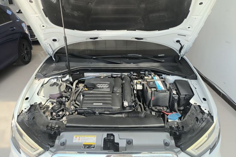 Used Audi A3 2020 Sportback 35 TFSI Fashion Edition China VI Emission Standard Engine Bay