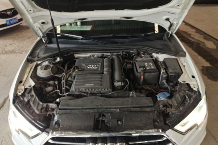 Used Audi A3 2020 Limousine 35 TFSI Ambition China VI Engine Bay