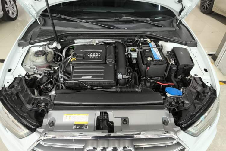 Used Audi A3 2020 Sportback 35 TFSI Fashion Edition China VI Emission Standard Engine Bay