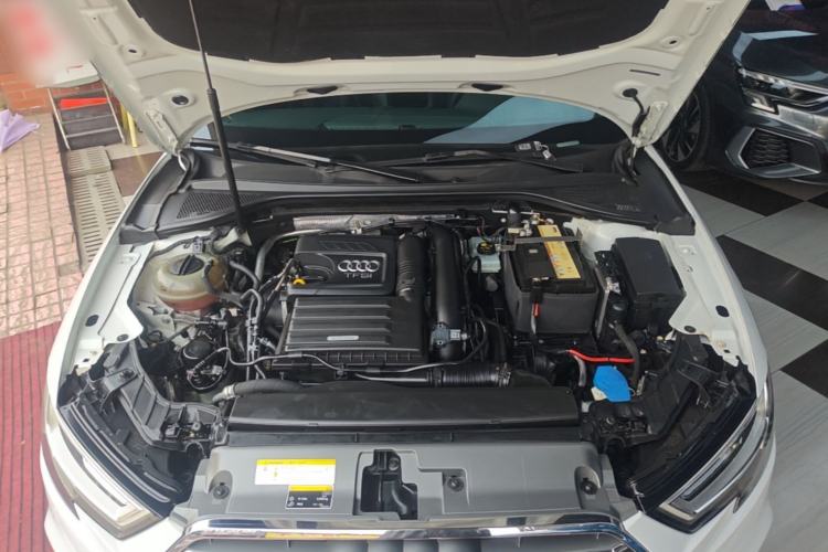 Used Audi A3 2020 Limousine 35 TFSI Fashion Edition China VI Emission Standard Engine Bay