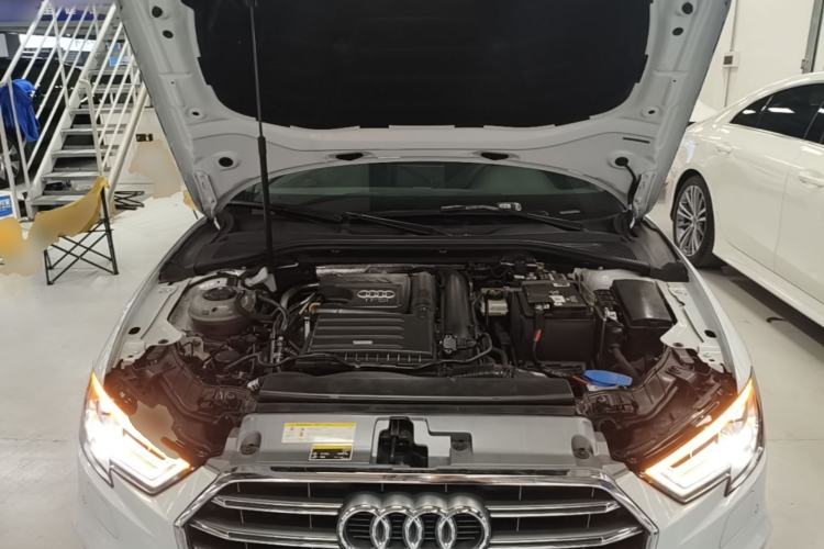 Used Audi A3 2020 Limousine 35 TFSI Fashion Edition China VI Emission Standard Engine Bay