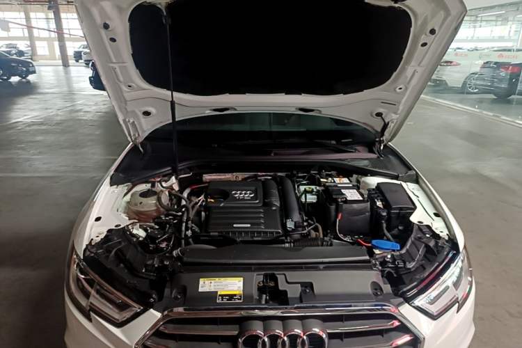 Used Audi A3 2020 Limousine 35 TFSI Ambition China VI Engine Bay