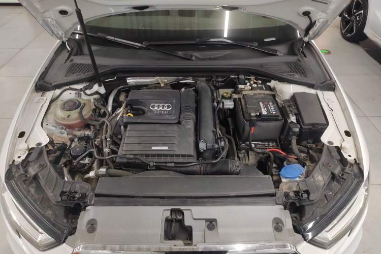 Used Audi A3 2020 Limousine 35 TFSI Fashion Edition China VI Emission Standard Engine Bay