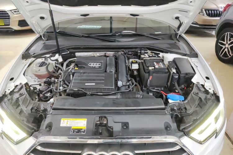Used Audi A3 2020 Sportback 35 TFSI Ambition China VI Engine Bay