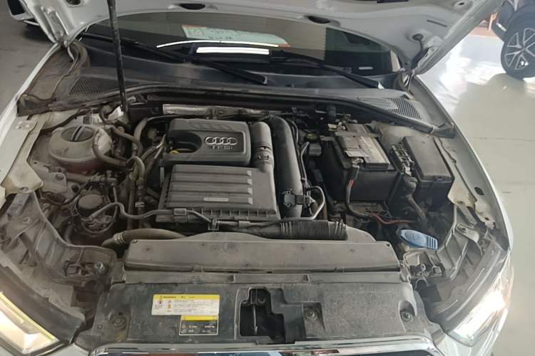Used Audi A3 2020 Limousine 35 TFSI Ambition China VI Engine Bay