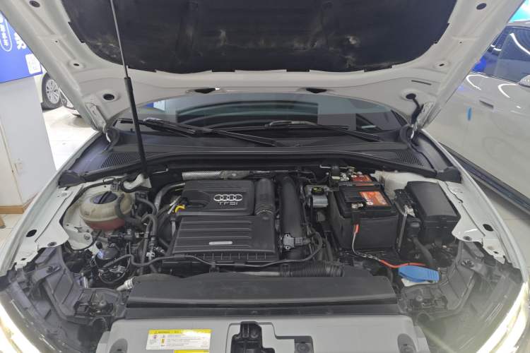 Used Audi A3 2020 Sportback 35 TFSI Fashion Edition China VI Emission Standard Engine Bay