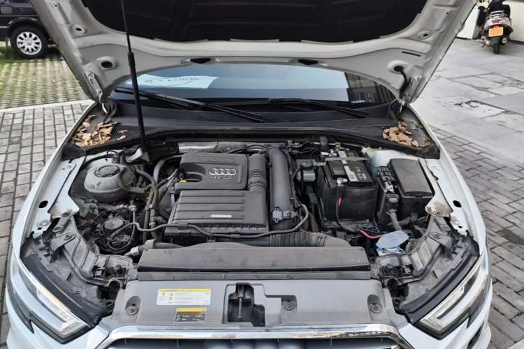 Used Audi A3 2020 Limousine 35 TFSI Fashion Edition China VI Emission Standard Engine Bay