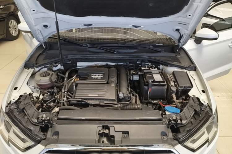 Used Audi A3 2020 Limousine 35 TFSI Ambition China VI Engine Bay