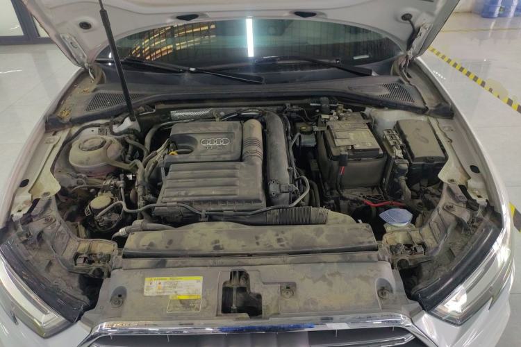 Used Audi A3 2020 Sportback 35 TFSI Fashion Edition China VI Emission Standard Engine Bay