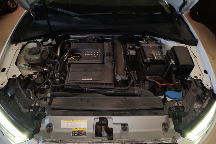 Used Audi A3 2020 Sportback 35 TFSI Fashion Edition China VI Emission Standard Engine Bay