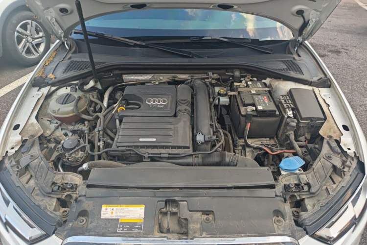 Used Audi A3 2020 Sportback 35 TFSI Ambition China VI Engine Bay