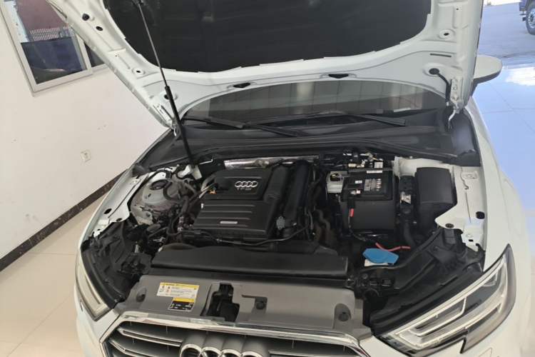 Used Audi A3 2020 Limousine 35 TFSI Fashion Edition China VI Emission Standard Engine Bay