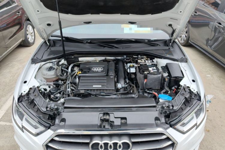 Used Audi A3 2020 Limousine 35 TFSI Ambition China VI Engine Bay