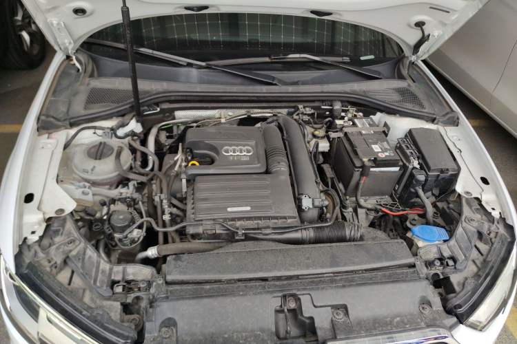 Used Audi A3 2020 Sportback 35 TFSI Ambition China VI Engine Bay