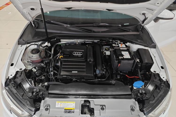 Used Audi A3 2020 Limousine 35 TFSI Fashion Edition China VI Emission Standard Engine Bay