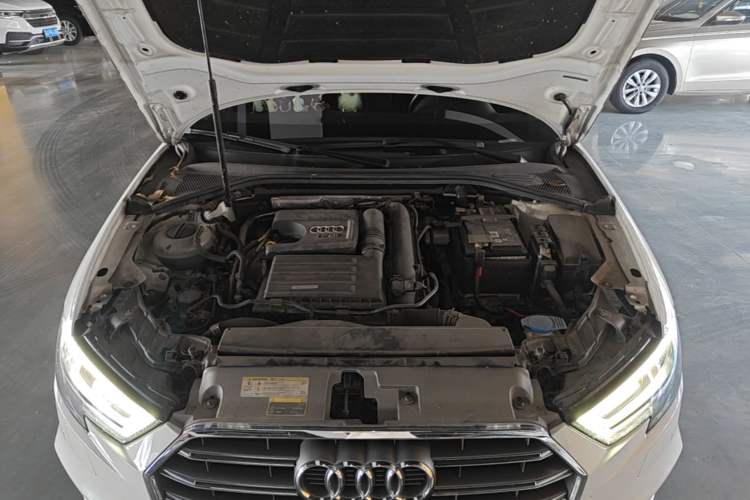 Used Audi A3 2020 Sportback 35 TFSI Fashion Edition China VI Emission Standard Engine Bay
