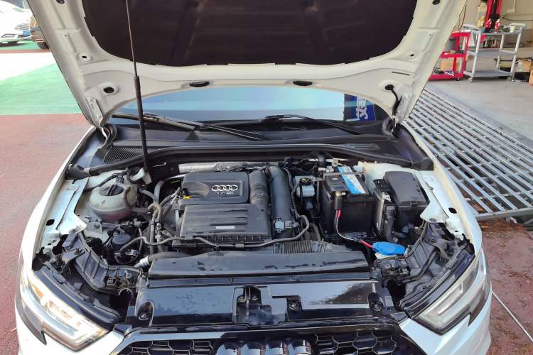 Used Audi A3 2020 Limousine 35 TFSI Style Edition China VI Emission Standard Engine Bay