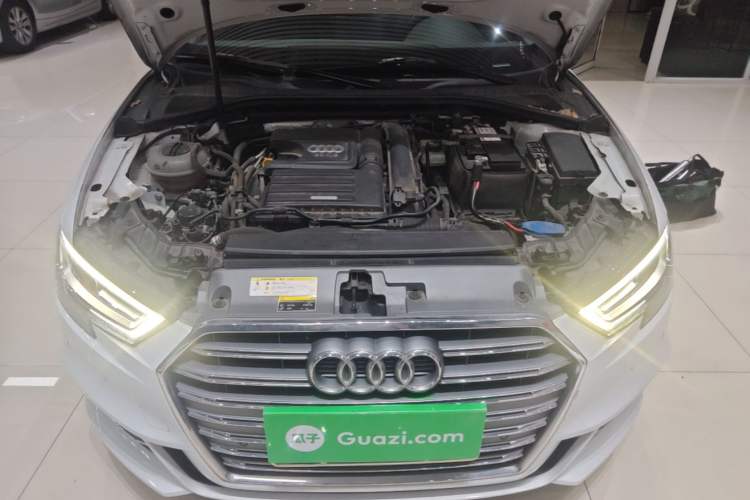 Used Audi A3 2020 Limousine 35 TFSI Fashion Edition China VI Emission Standard Engine Bay