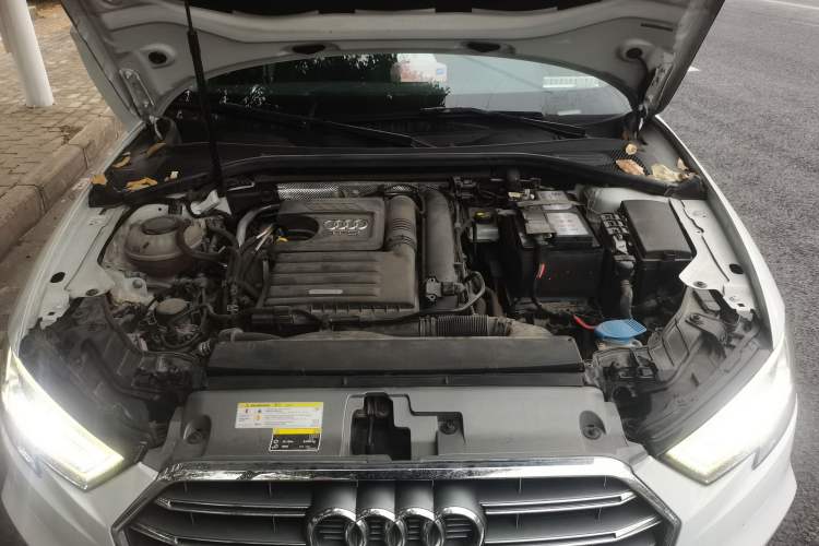 Used Audi A3 2020 Limousine 35 TFSI Fashion Edition China VI Emission Standard Engine Bay