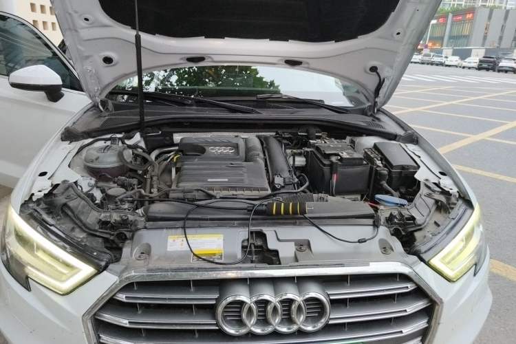 Used Audi A3 2020 Limousine 35 TFSI Fashion Edition China VI Emission Standard Engine Bay