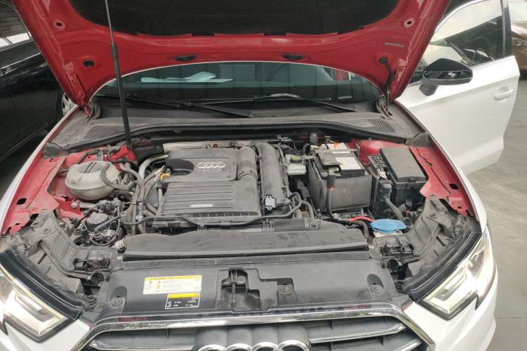 Used Audi A3 2020 Limousine 35 TFSI Ambition China VI Engine Bay