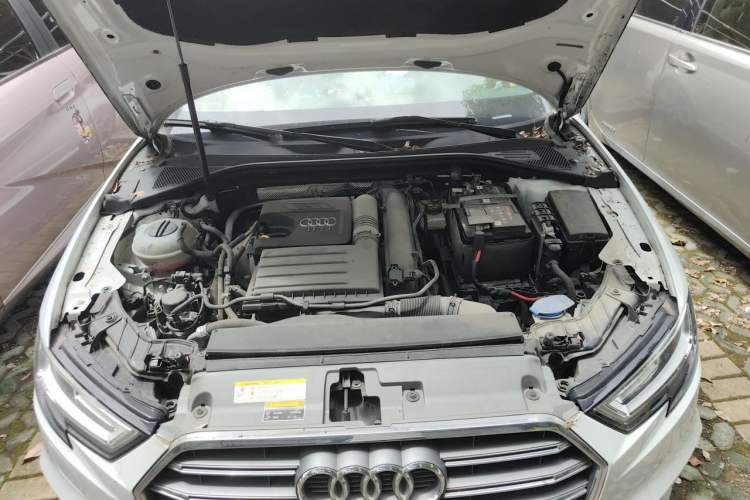 Used Audi A3 2020 Sportback 35 TFSI Sporty Model China VI Engine Bay
