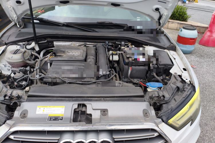 Used Audi A3 2020 Limousine 35 TFSI Fashion Edition China VI Emission Standard Engine Bay Left