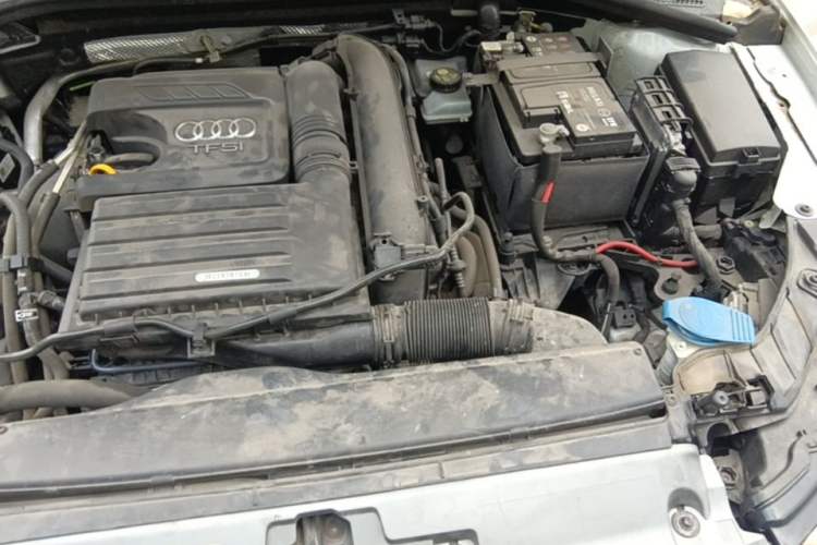Used Audi A3 2020 Limousine 35 TFSI Fashion Edition China VI Emission Standard Engine Bay Left