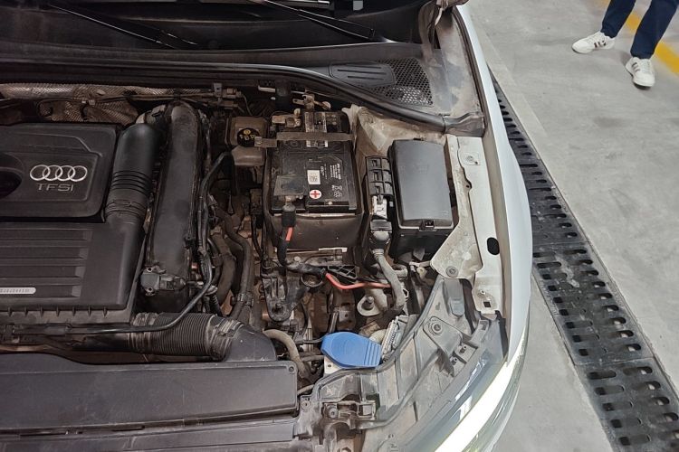 Used Audi A3 2020 Limousine 35 TFSI Style Edition China VI Emission Standard Engine Bay Left