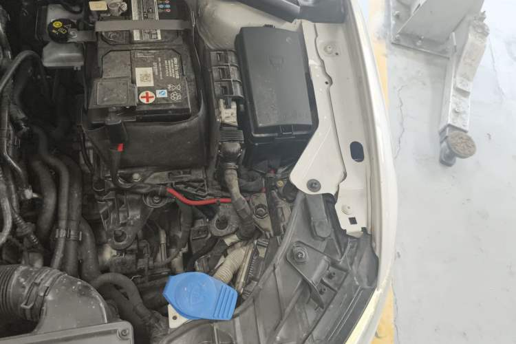 Used Audi A3 2020 Sportback 35 TFSI Fashion Edition China VI Emission Standard Engine Bay Left