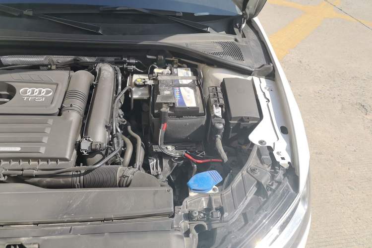 Used Audi A3 2020 Sportback 35 TFSI Style Edition China VI Emission Standard Engine Bay Left