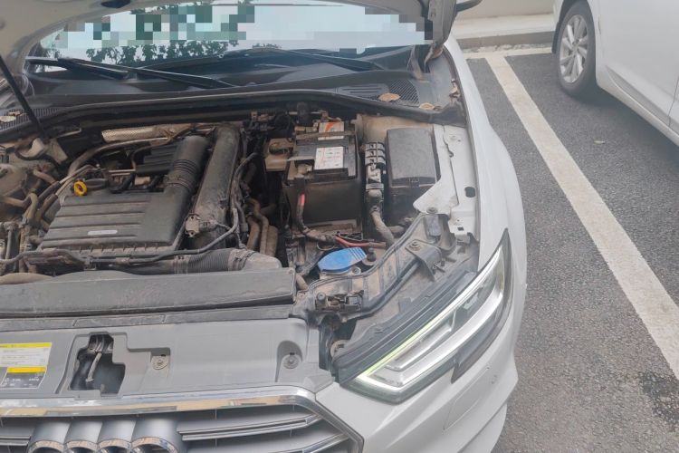 Used Audi A3 2020 Limousine 35 TFSI Fashion Edition China VI Emission Standard Engine Bay Left