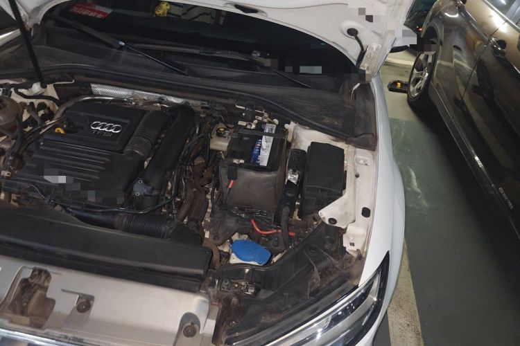 Used Audi A3 2020 Limousine 35 TFSI Fashion Edition China VI Emission Standard Engine Bay Left