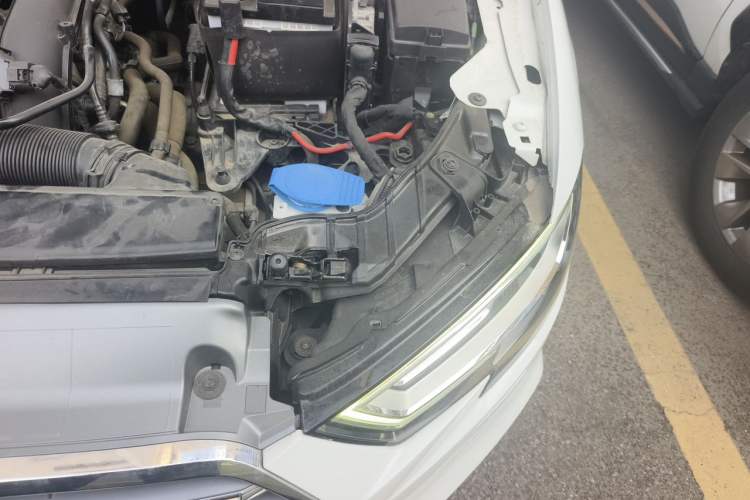 Used Audi A3 2020 Limousine 35 TFSI Fashion Edition China VI Emission Standard Engine Bay Left