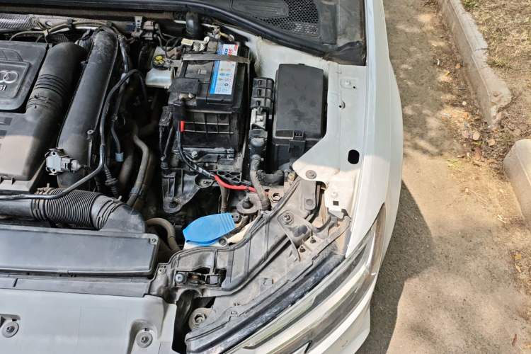 Used Audi A3 2020 Sportback 35 TFSI Fashion Edition China VI Emission Standard Engine Bay Left