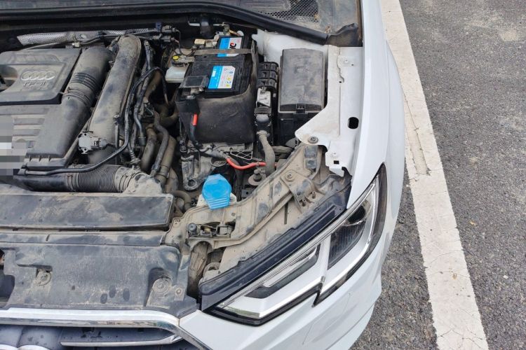 Used Audi A3 2020 Sportback 35 TFSI Ambition China VI Engine Bay Left