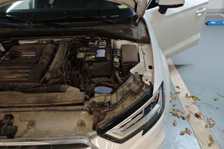 Used Audi A3 2020 Limousine 35 TFSI Fashion Edition China VI Emission Standard Engine Bay Left