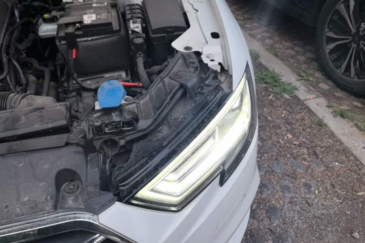 Used Audi A3 2020 Sportback 35 TFSI Style Edition China VI Emission Standard Engine Bay Left